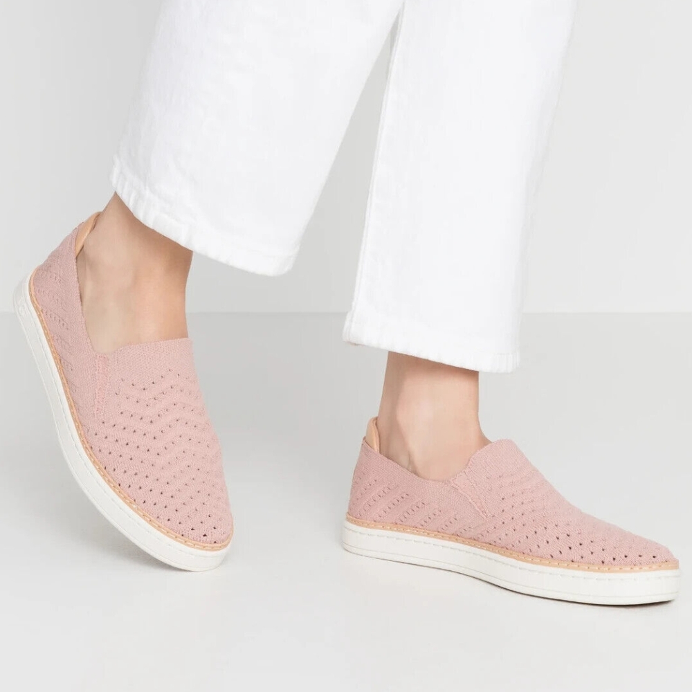 UGG Sammy Chevron Slip On Women's Sneaker Shoe Baby Pink Size 9